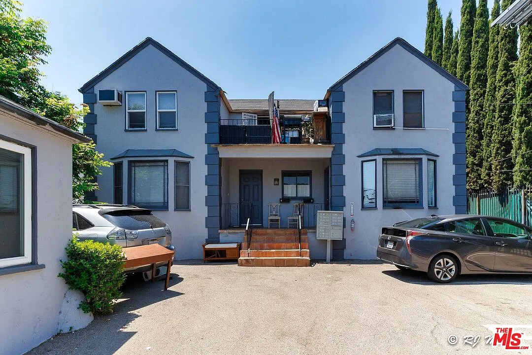 1 bed, 1.0 bath, 400 sqft, $2,099 — Photo 1