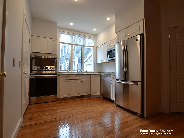 43 Aldie St #1 — Photo 6