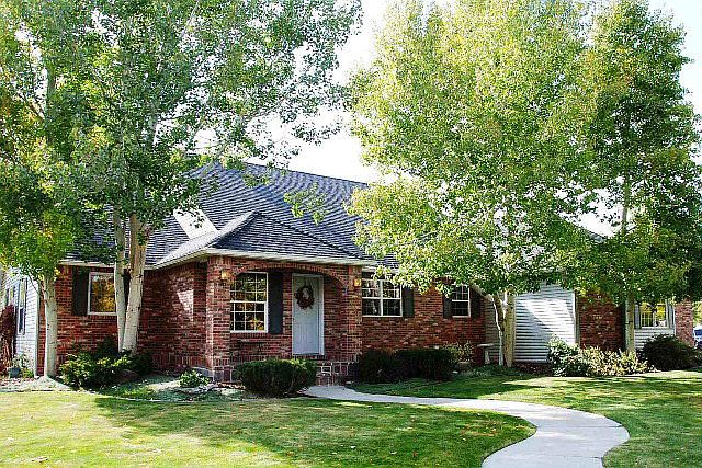 1st image of 3590 Charleston Cir