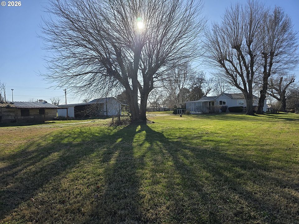 1st image of 32215 Baxter Rd