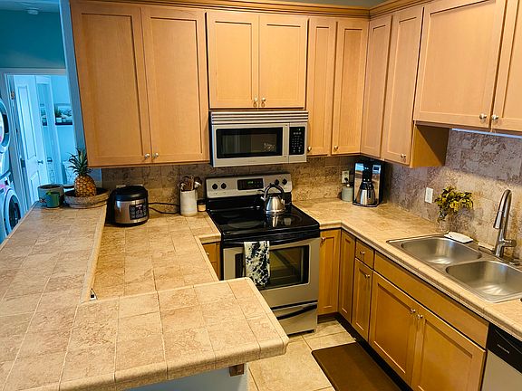 4th image of 75-5754 Alahou St #8