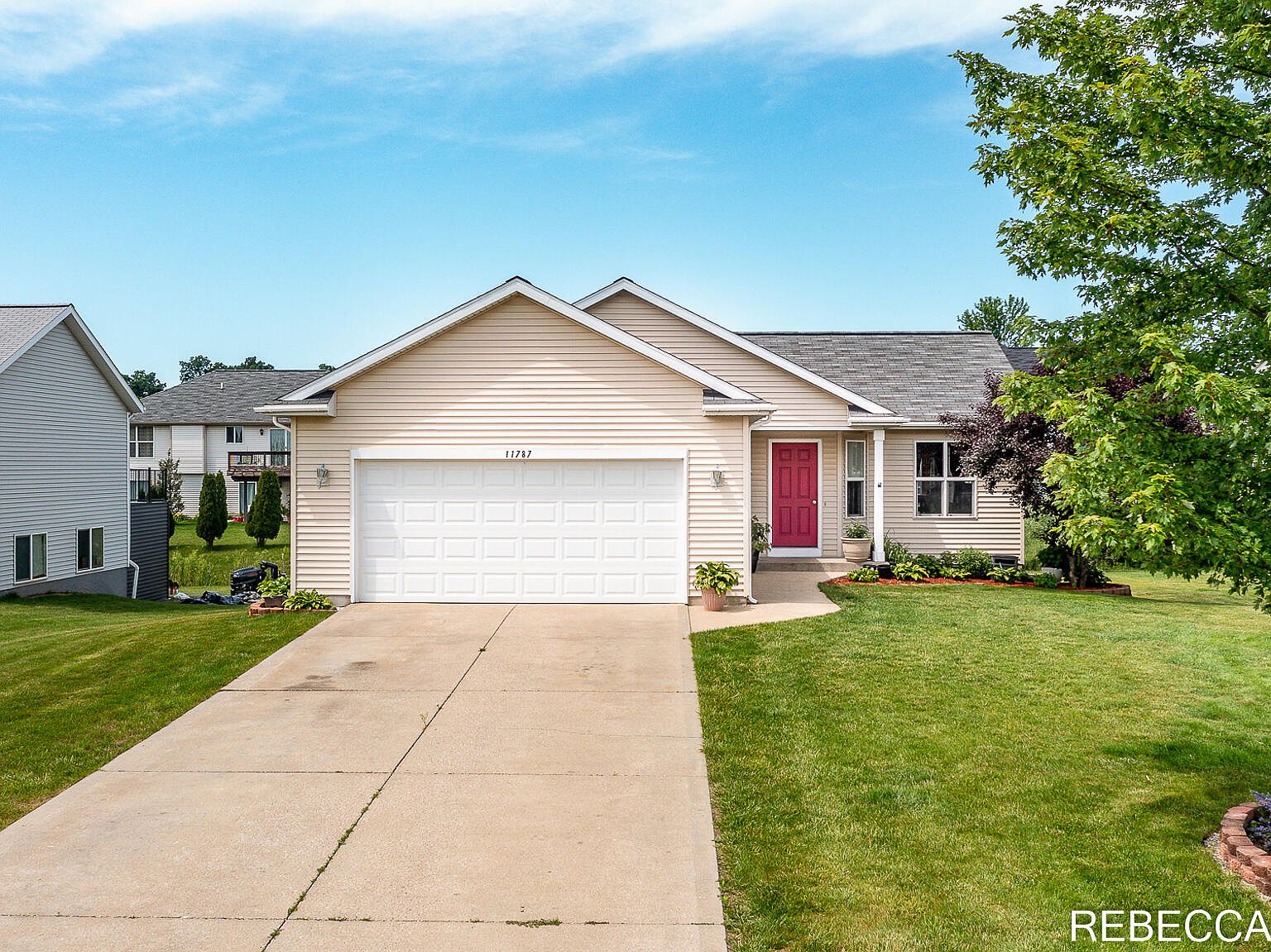 11787 Greenly St, Holland, MI 49424 | Zillow