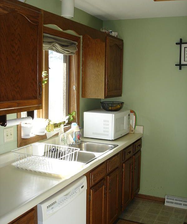 2nd image of 923 Vernon Ave