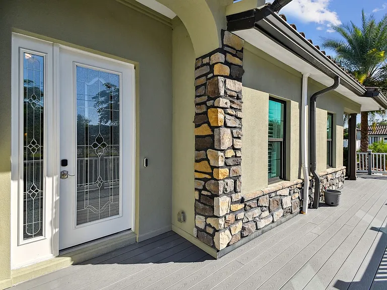 21000 Isola Bella Cir — Photo 14
