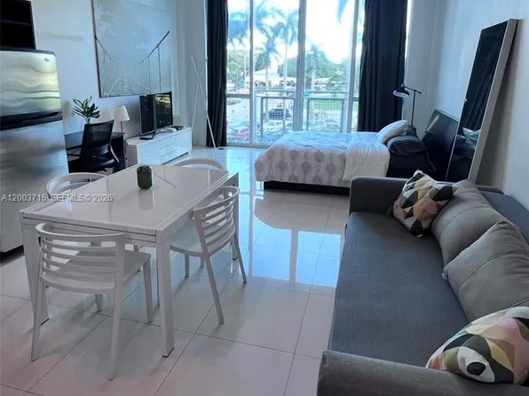 244 Biscayne Blvd, Miami, FL