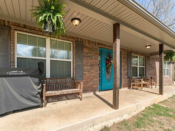 3rd image of 1909 Pleasant Run Rd