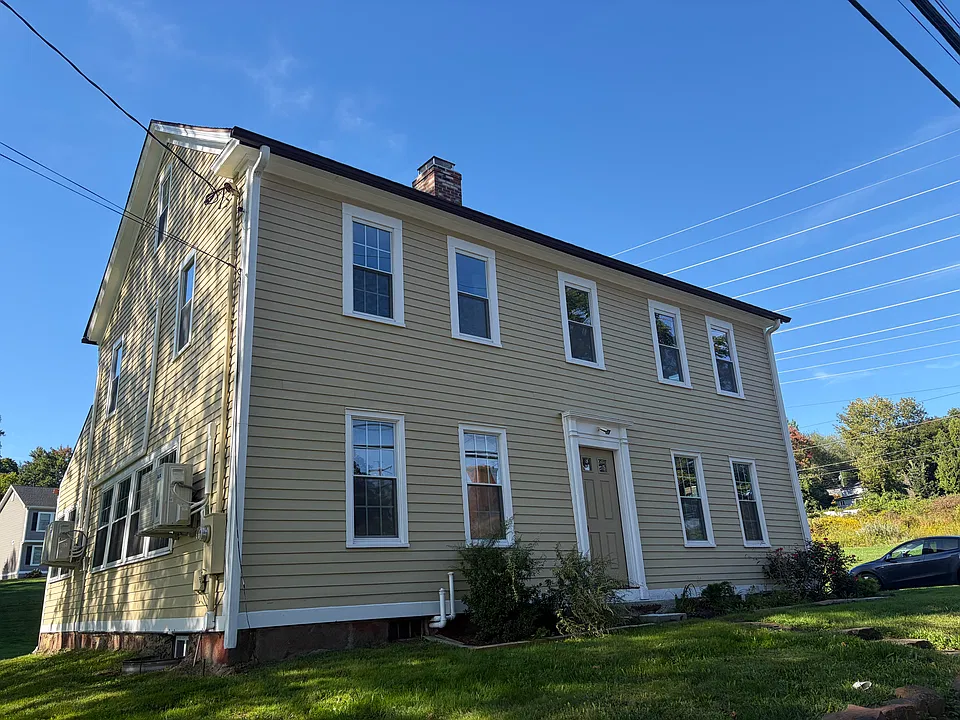 380 Main St