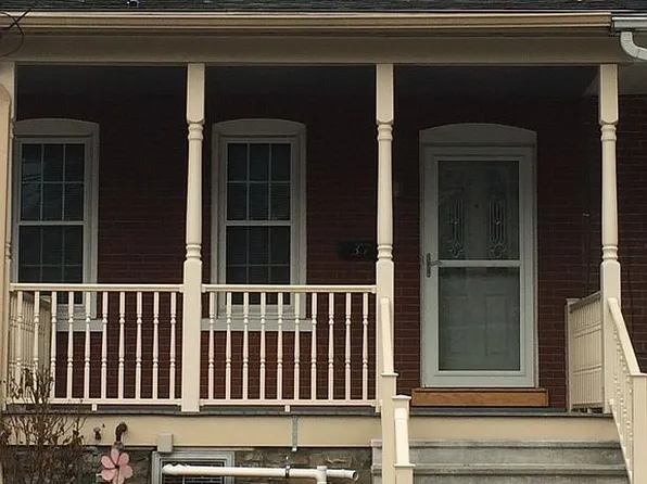 37 E Evergreen St, Nazareth, PA 18064