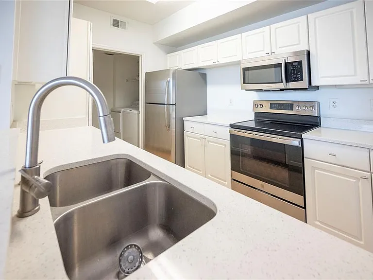 5554 Metrowest Blvd #4211 — Photo 3