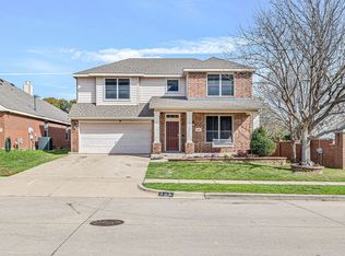804 Ridge Point Dr, Grand Prairie, TX 75052