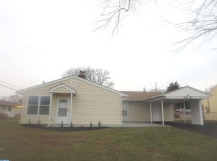 42 Fortune Ln, Levittown, PA 19055