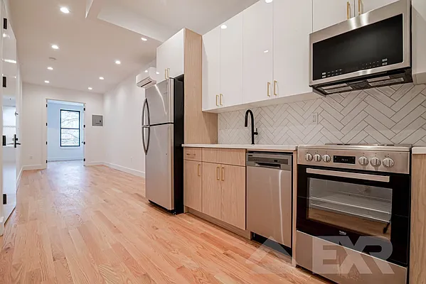 Rented by EXR | media 1