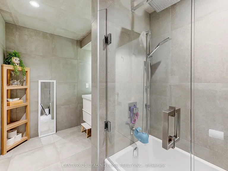 81 Dagmar Ave — Photo 29