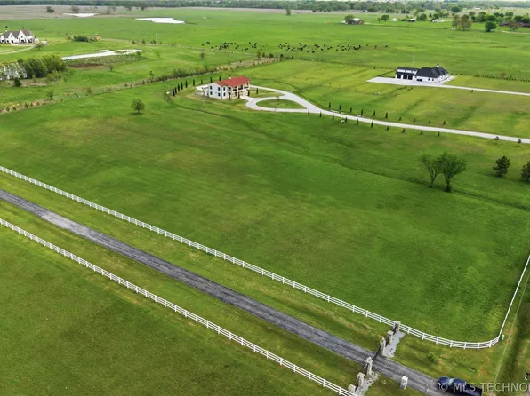 3961 W 201st St S, Mounds, OK 74047