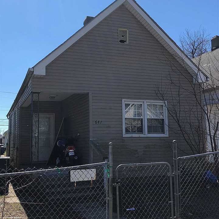 1st image of 647 E Maryland St