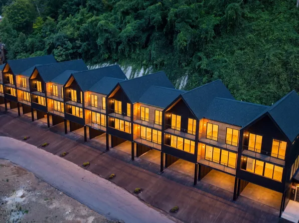 215 Circle Dr #6, Gatlinburg, TN 37738