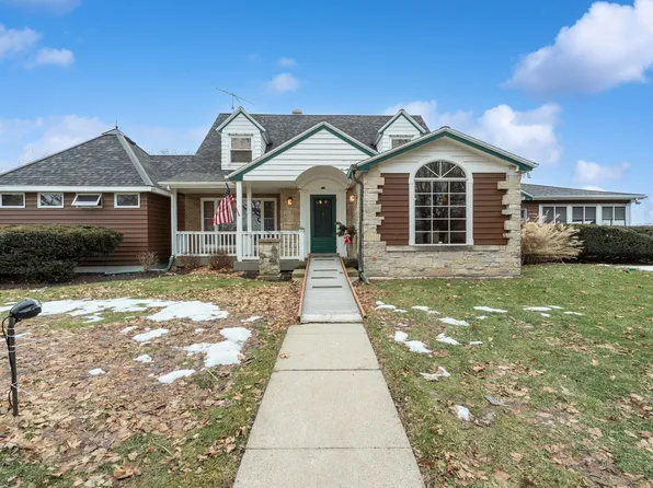 N4942 North Rd, Burlington, WI 53105