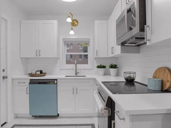 679 East 221st Street image 4 of 30