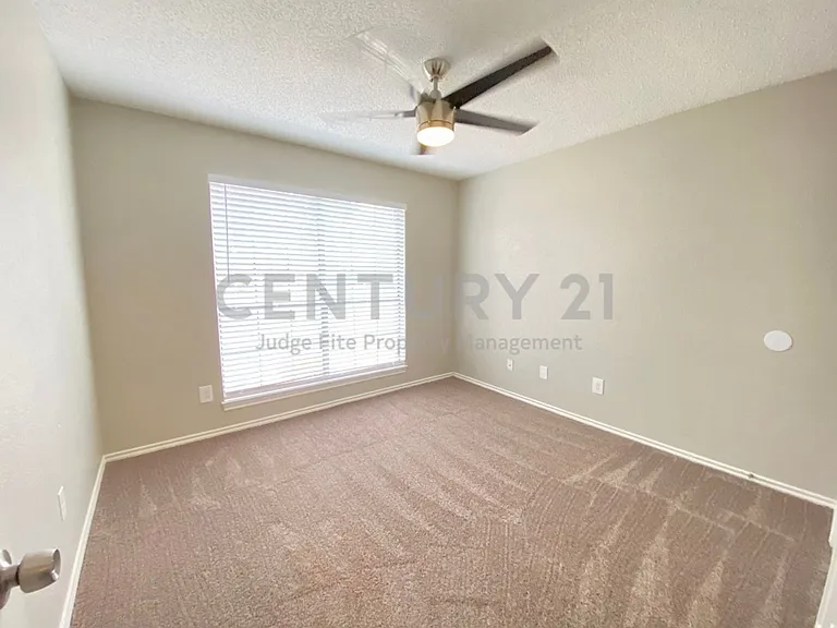 3704 Fairhaven Dr — Photo 11
