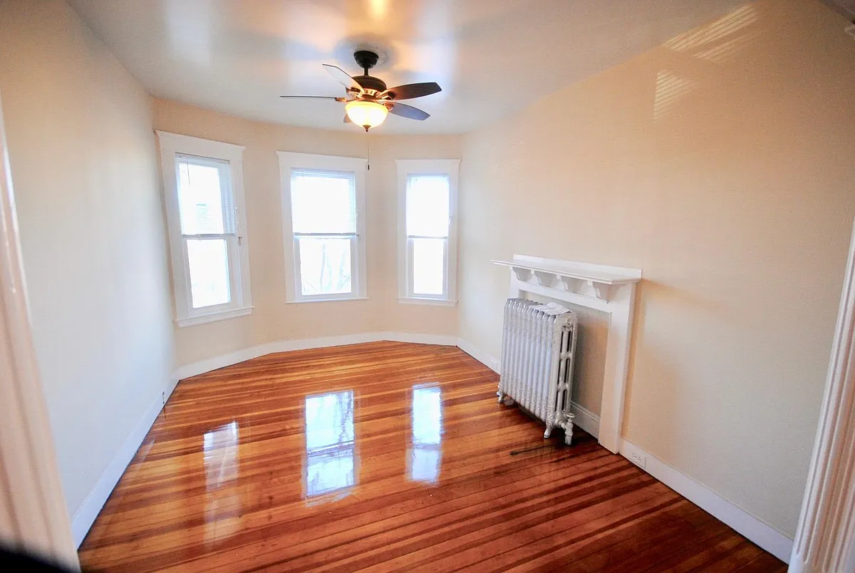 Building Photo - 141 E Cottage St #2