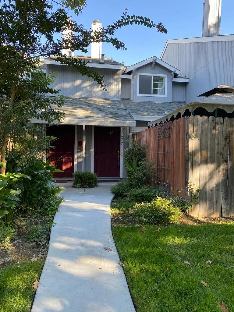 7677 Roberta Ln photo 1