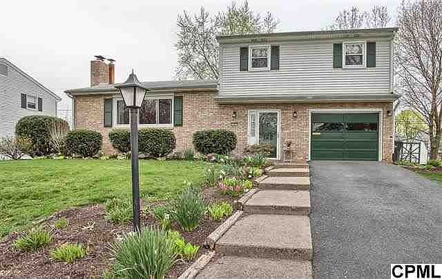 1st image of 123 Victoria Dr