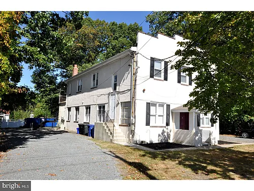 2221 Marne Hwy #2B Photo 1