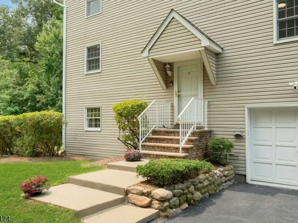 9 Brookstone Cir, Parsippany-Troy Hills Twp., NJ 07950