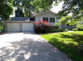 8510 Apple Blossom Ln, Flushing, MI 48433