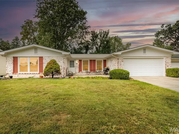 217 Pralle Ln, Saint Charles, MO 63303