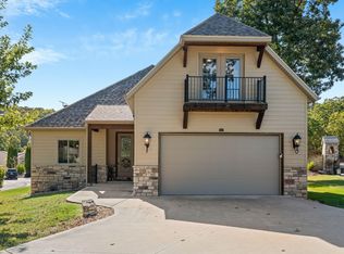 16 Grand Vin Lane, Blue Eye, MO 65611