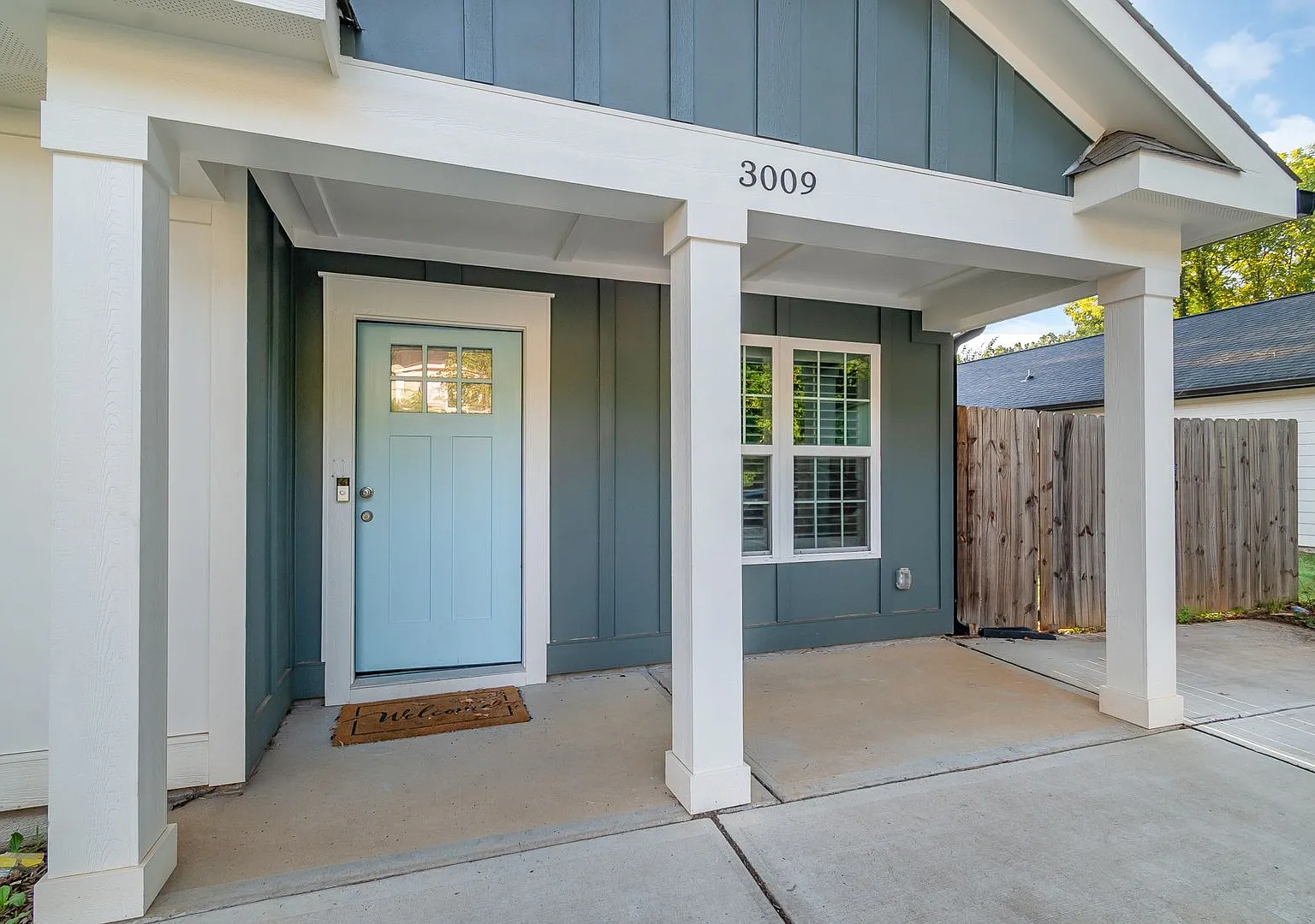 Live Close To The Action Modern 3-Bedroom Rental In Charlotte's Reid Park! — Photo 4