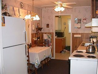 2nd image of 1808 Memorial Dr