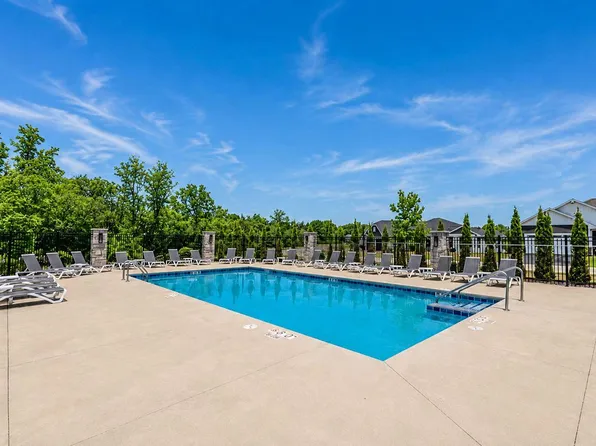 7970 W Stone Ridge DRIVE #85-1, Lannon, WI 53046