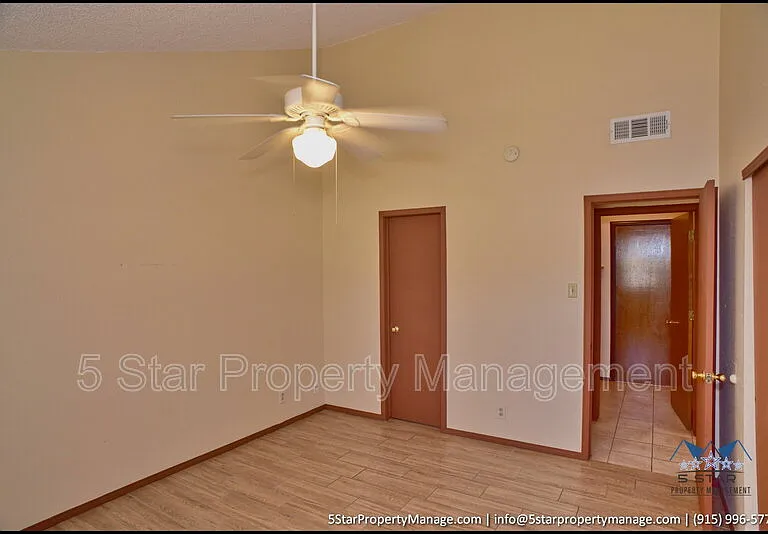 11645 Gordon Cooper Ln — Photo 28
