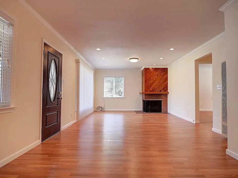 1st image of 2350 Sierra Ct