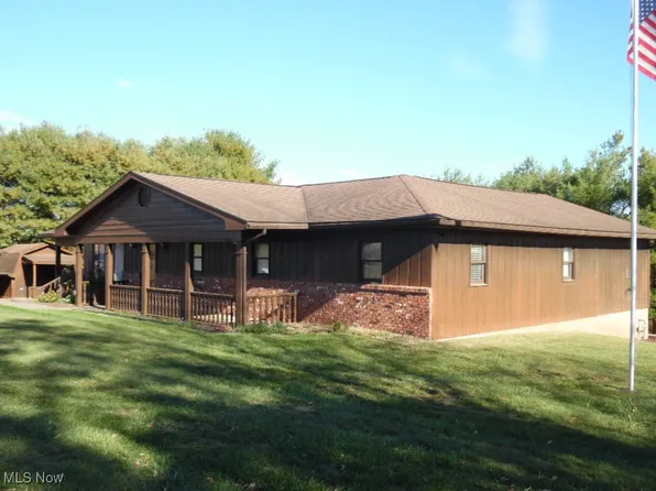 220 Morris Rd, Marietta, OH 45750