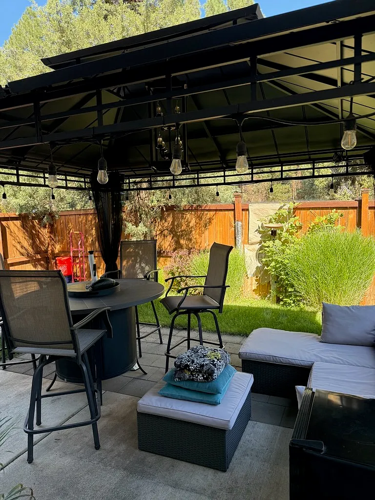 3 bed, 1215 sqft, $2,600 — Photo 2