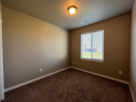 4th image of 257 Wishkah Dr