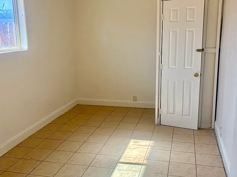 215 Van Buren St #1/2 — Photo 6