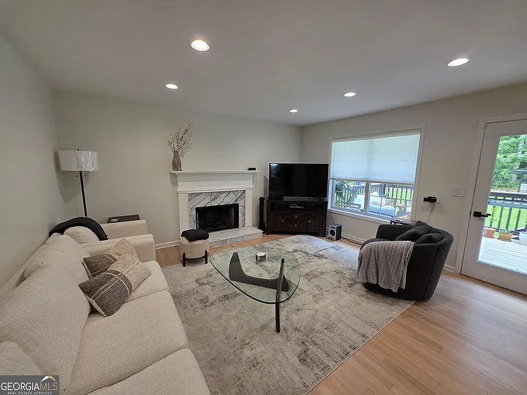 100 Bedford Forrest Dr — Photo 4