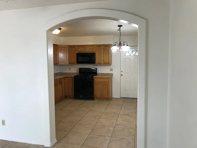 1402 S Highland Ave #2 — Photo 3