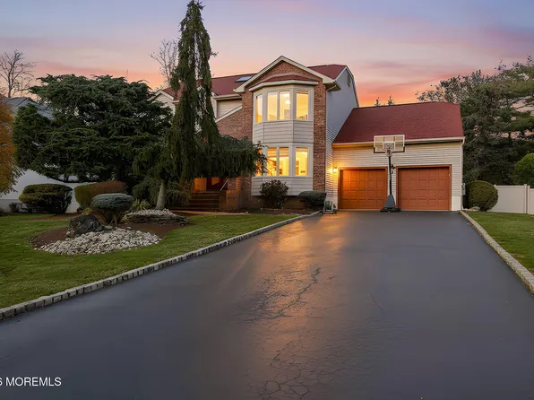 16 Wiltshire Drive, Manalapan, NJ 07726