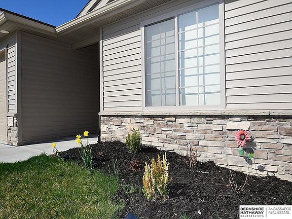3rd image of 2710 Piney Creek Dr