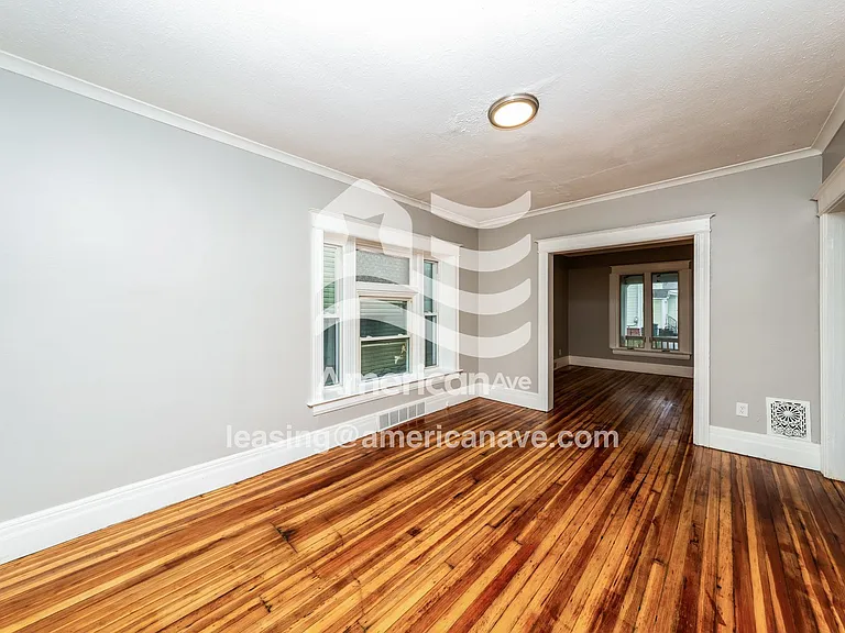 878134_003_living_room_14179136.jpg