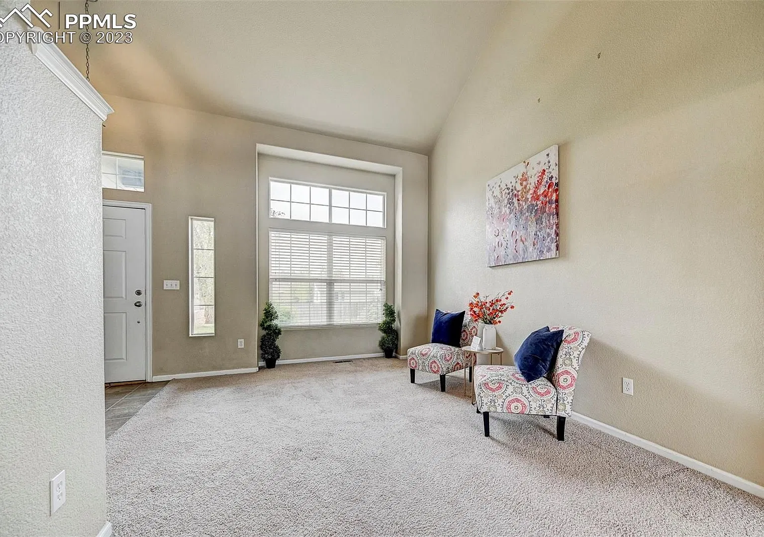2-story at end of cul-de-sac, close to amenities! — Photo 3