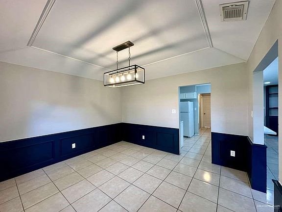 5th image of 900 E Dallas Ave APT 17