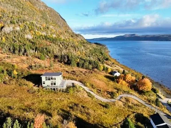 101 Crawley's Cove Road, Woody Point, NL A0K1P0