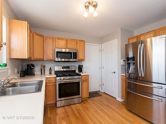 5th image of 732 Prairie Pond Cir