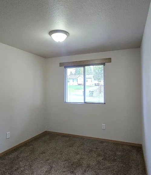 2261 E Crestview Dr — Photo 20